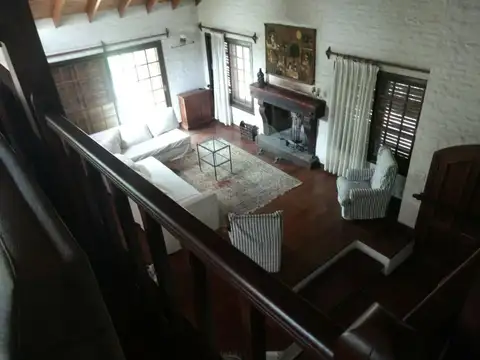 Casa en Venta con 3 cocheras