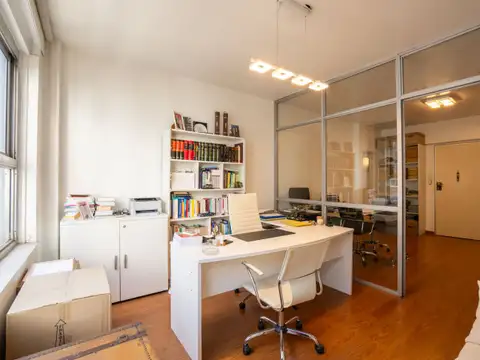 Oficina Monoambiente al Frente Muy Luminosa con Baño Privado en zona Tribunales