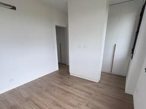 Casa en Alquiler con 2 cocheras