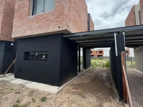 FUNES PASEO DEL NORTE- CASA EN ALQUILER - DUPLEX A ESTRENAR