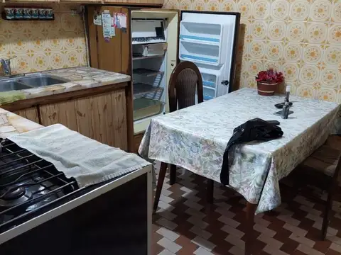 Depto Tipo Casa en Alquiler en Valentín Alsina, $ 650.000