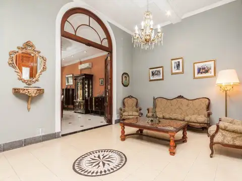 Casa 5 ambientes con 4 baños