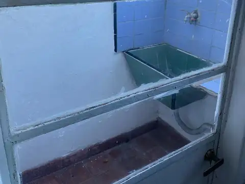 Departamento 2 ambientes ,2º piso por escalera