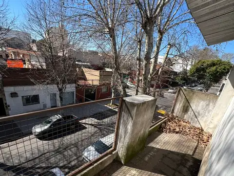 Depto Tipo Casa 4 ambientes con 2 baños