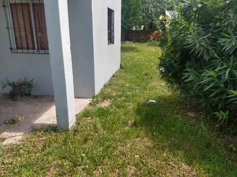 Casa 2 ambientes con 1 baño
