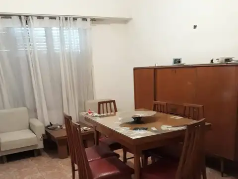 Casa 2 ambientes con 1 baño