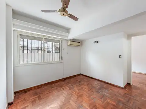 EXCELENTE 2 AMBIENTES A LA CALLE EN PLANTA BAJA/ PATIO Departamento en venta en San Cristobal