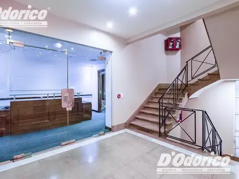 Oficina en Venta con 2 cocheras