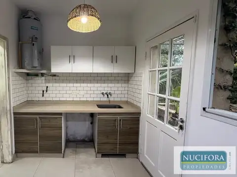 Casa en Alquiler con 2 cocheras