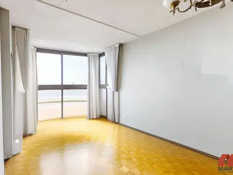 Departamento en Venta de 4 ambientes en Olivos con Cochera, Escritorio y Toilette