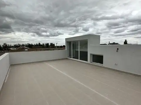 Casa 6 ambientes con 3 baños