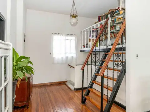 Depto Tipo Casa en Venta de 5 ambientes