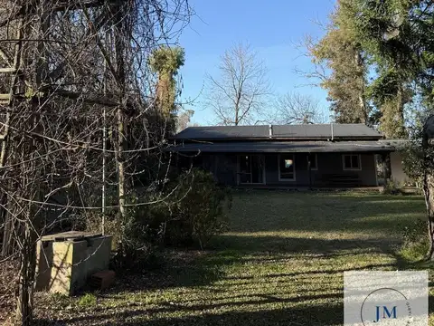 Casa en Venta con 2 cocheras