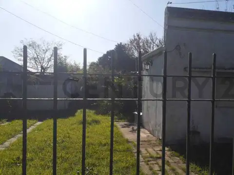 Casa en Venta con 4 cocheras