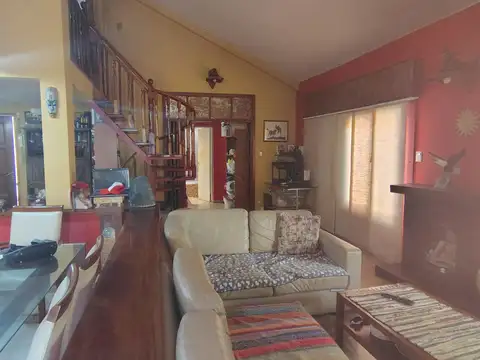 Depto Tipo Casa 4 ambientes con 2 baños