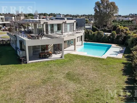 Casa en venta  sobre lote interno en Barrio El Atardecer Haras Santa Maria, Loma Verde