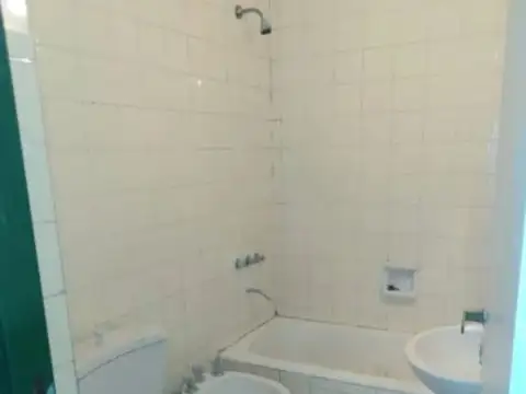 Se vende un departamento monoambiente con patio - Almagro