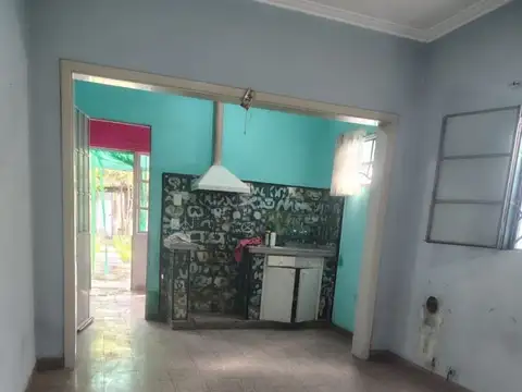 Casa 3 ambientes con 1 baño