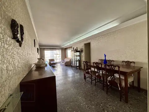 Departamento de 5 ambientes en Venta en Flores