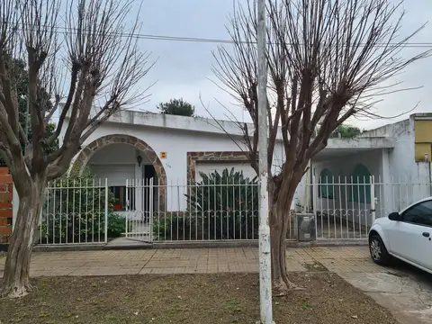 Casa - Venta - Argentina, Villa Constitución - Cernjack 1442