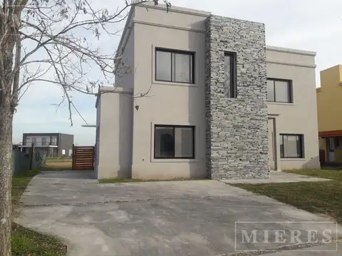 Casa en venta en El Cantón barrio Puerto