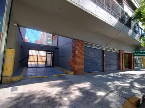 Cochera en Monserrat