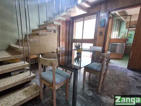 Depto Tipo Casa en Venta con 1 cocheras