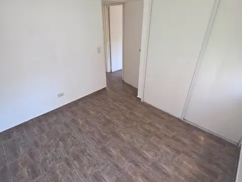 Departamento con balcon 4 ambientes en alquiler en Villa Luro