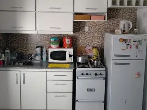 DEPARTAMENTO 3 AMB. AMPLIOS CON BALCÓN.