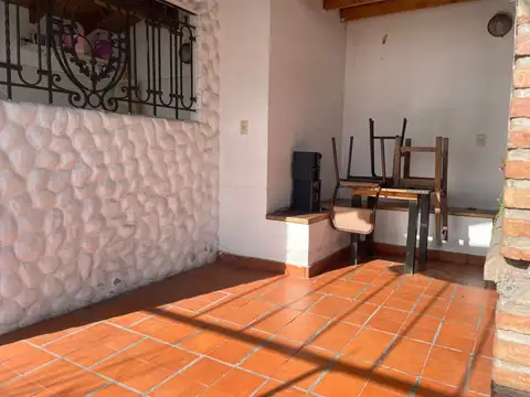 Depto Tipo Casa 4 ambientes con 2 baños