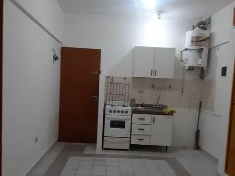 PATERNAL: AV. SAN MARTIN AL 3100-  IMPECABLE MONOAMBIENTE EN PLANTA BAJA -CON PATIO- BAJAS EXPENSAS. $ 680.000-SATE PROPIEDADES CEL11-60444722