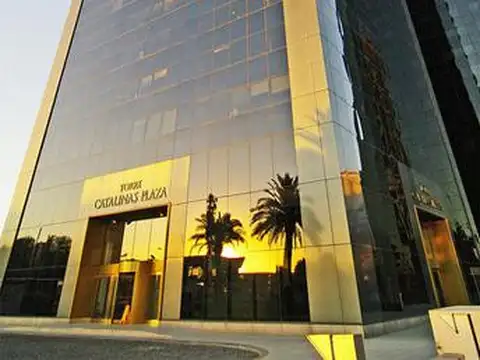 Av, Eduardo Madero al 900