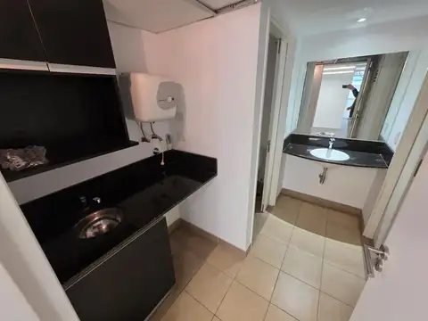 Oficina en Alquiler al Este