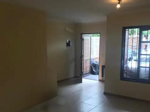 Depto Tipo Casa en Venta con 1 cocheras