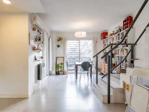 VENTA DEPARTAMENTO DUPLEX 3 AMBIENTES CON BALCON TERRAZA Y PARRILLA APTO CREDITO EN LA PATERNAL