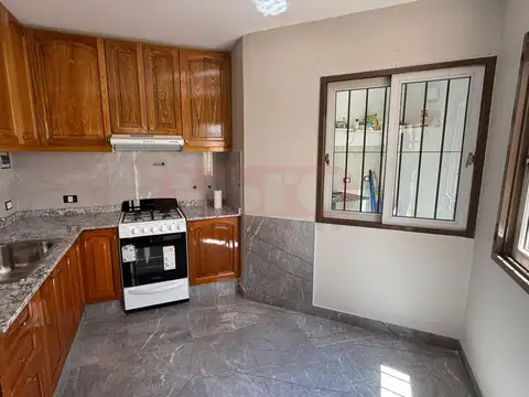 Depto Tipo Casa en Alquiler de 4 dormitorios