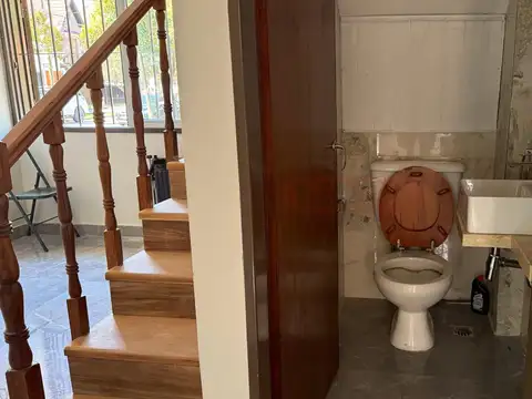 Depto Tipo Casa 5 ambientes con 2 baños