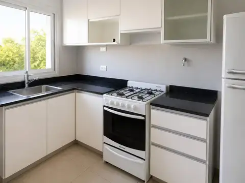 EXCELENTE DEPARTAMENTO EN SEMIPISO. 2 PLANTAS