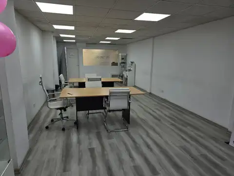 Oficina 2 ambientes con 1 baño