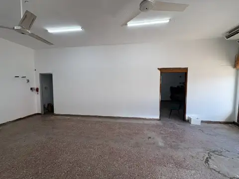 Casa 8 ambientes con 3 baños
