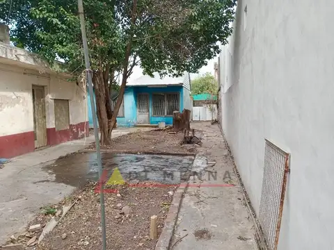 Venta PH 2 ambientes con patio galpon Villa Lynch Juarez 570