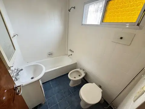 AMPLIO 2 AMBIENTES - SUPER LUMINOSO - RECIEN PINTADO