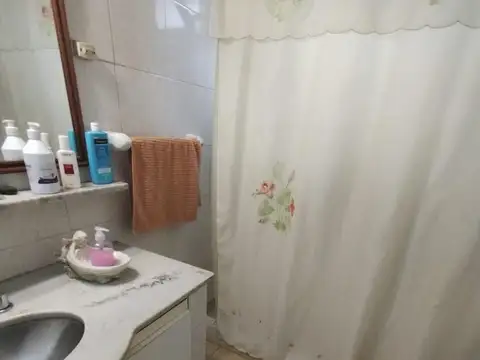 Venta. Casa 3 ambientes + dpto. Colinas P. Ramos.