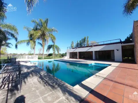 Casa Quinta ARANA 3 dormitorios, quincho y pileta