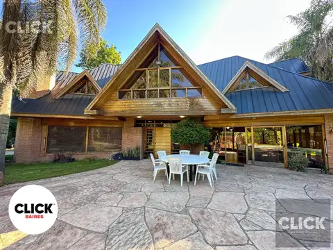 Casa 9 ambientes con 3 baños
