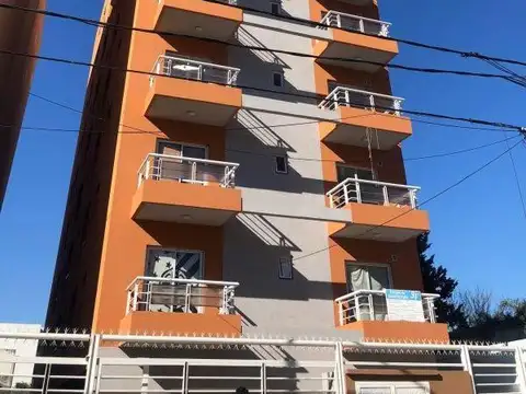 Cochera cubierta en Caseros zona Centro 