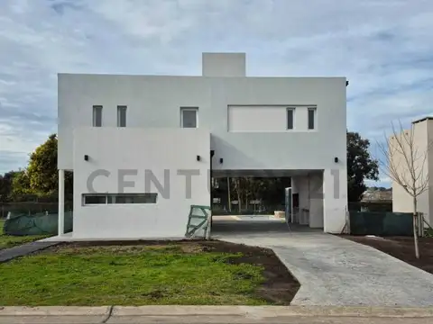 SE VENDE CASA A ESTRENAR 4 AMB ARENAS CHICO