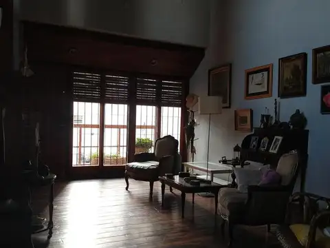 Casa 6 ambientes con 4 baños