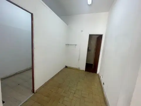 LOCAL C/ COCHERA -24 m2