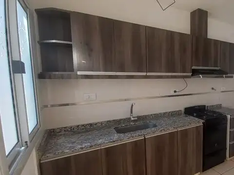 Departamento alquiler 2 dorm. 1° piso, cochera